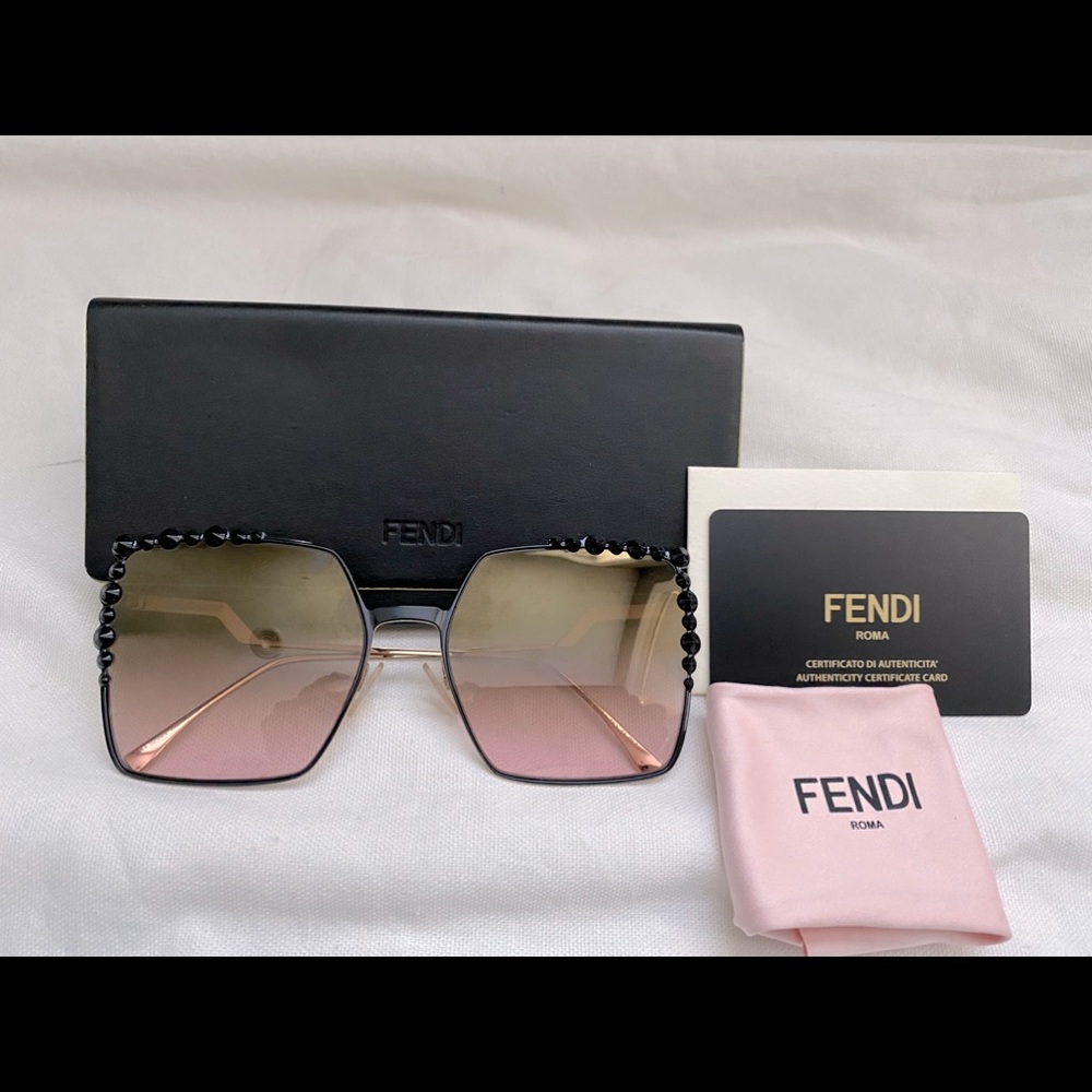 Fendi Women’s fashion square sunglasses 60mm